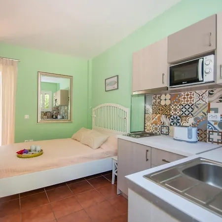 Elegant Maisonettes Apartment