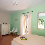 Апартаменты Elegant Maisonettes