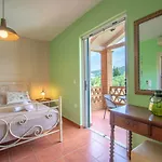 Апартаменты Elegant Maisonettes